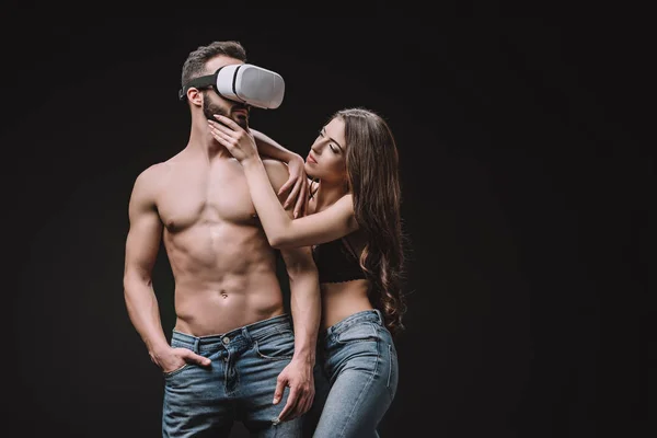 Pareja Apasionada Realidad Virtual Auriculares Aislados Negro —  Fotos de Stock