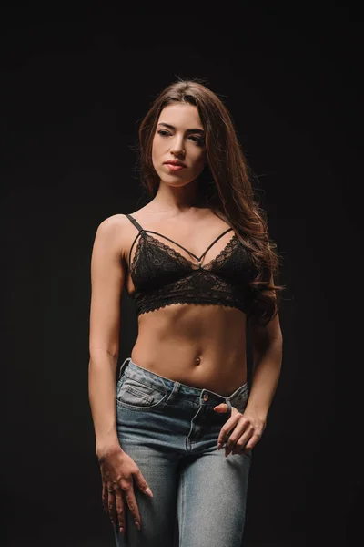 Bela Menina Posando Sutiã Renda Isolado Preto — Fotografia de Stock