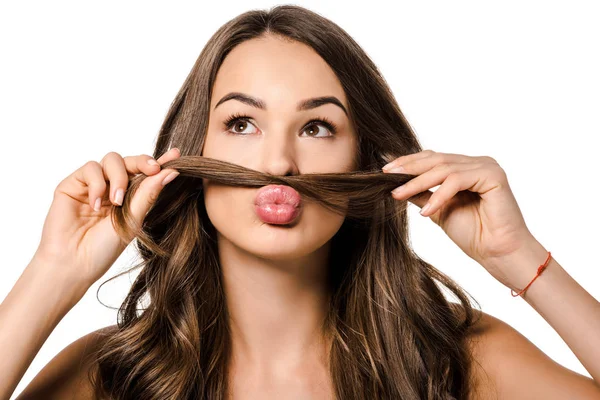 Bella Ragazza Che Tiene Capelli Posa Isolata Bianco — Foto Stock