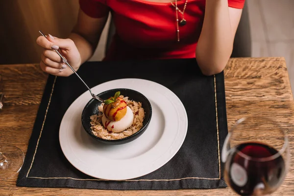 Cropped View Woman Holding Spoon Tasty Dessert Bowl — Stock Photo, Image