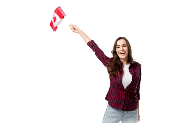 Kadın Holding Kanada Bayrakları Kameraya Bakıyor Tezahürat Üzerinde Beyaz Izole — Stok fotoğraf