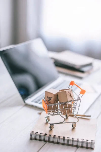 Selective Focus Decorative Packages Toy Cart Wooden Desk — Stock Photo, Image