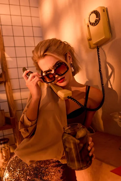 Beautiful Elegant Woman Sunglasses Talking Retro Telephone Holding Jar Pickled — Stock Photo, Image