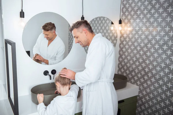 Happy Father Making Hair Daughter Standing Bathroom — Stock Photo, Image