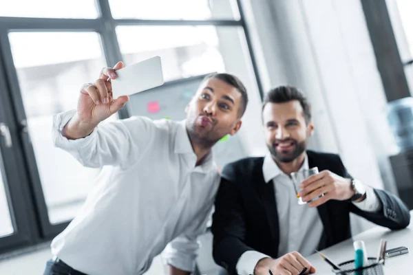 Selective Focus Cheerful Businessmen Taking Selfie Modern Office — Stock Photo, Image
