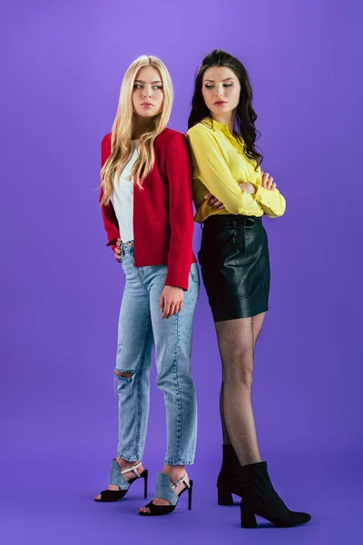 Studio Shot Two Girls Standing Confident Poses Purple Background — Stock Photo, Image