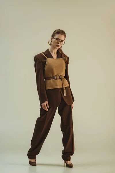 Fashionable Model Posing Trendy Retro Clothing Beige — Stock Photo, Image