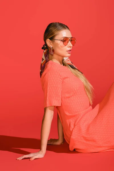 Fashionable Elegant Model Posing Living Coral Dress Sunglasses Red Background — Stock Photo, Image