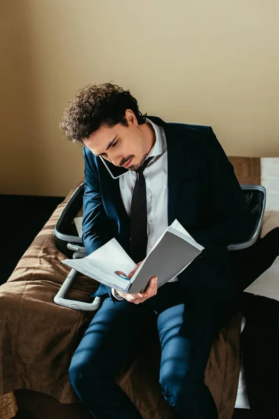 Businessman Talking Smartphone Holding Folder Documents Hotel Room — Stock Photo, Image