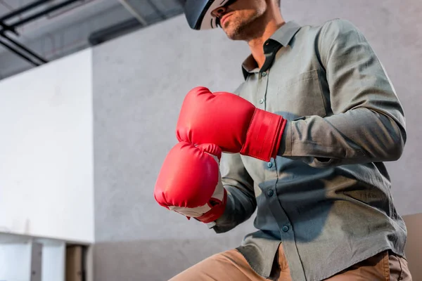 Cropped View Businessman Wearing Virtual Reality Headset Boxing Gloves Office — Stock Photo, Image