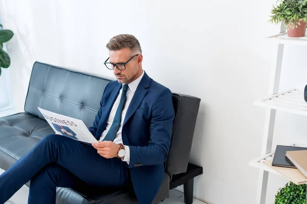 Handsome Businessman Suit Reading Business Newspaper While Sitting Sofa — Stock Photo, Image