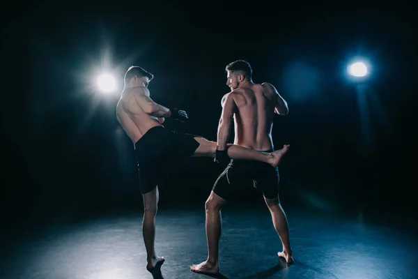 Back View Shirtless Mma Fighter Kicking Another Sportsman Muay Thai — Stock Photo, Image