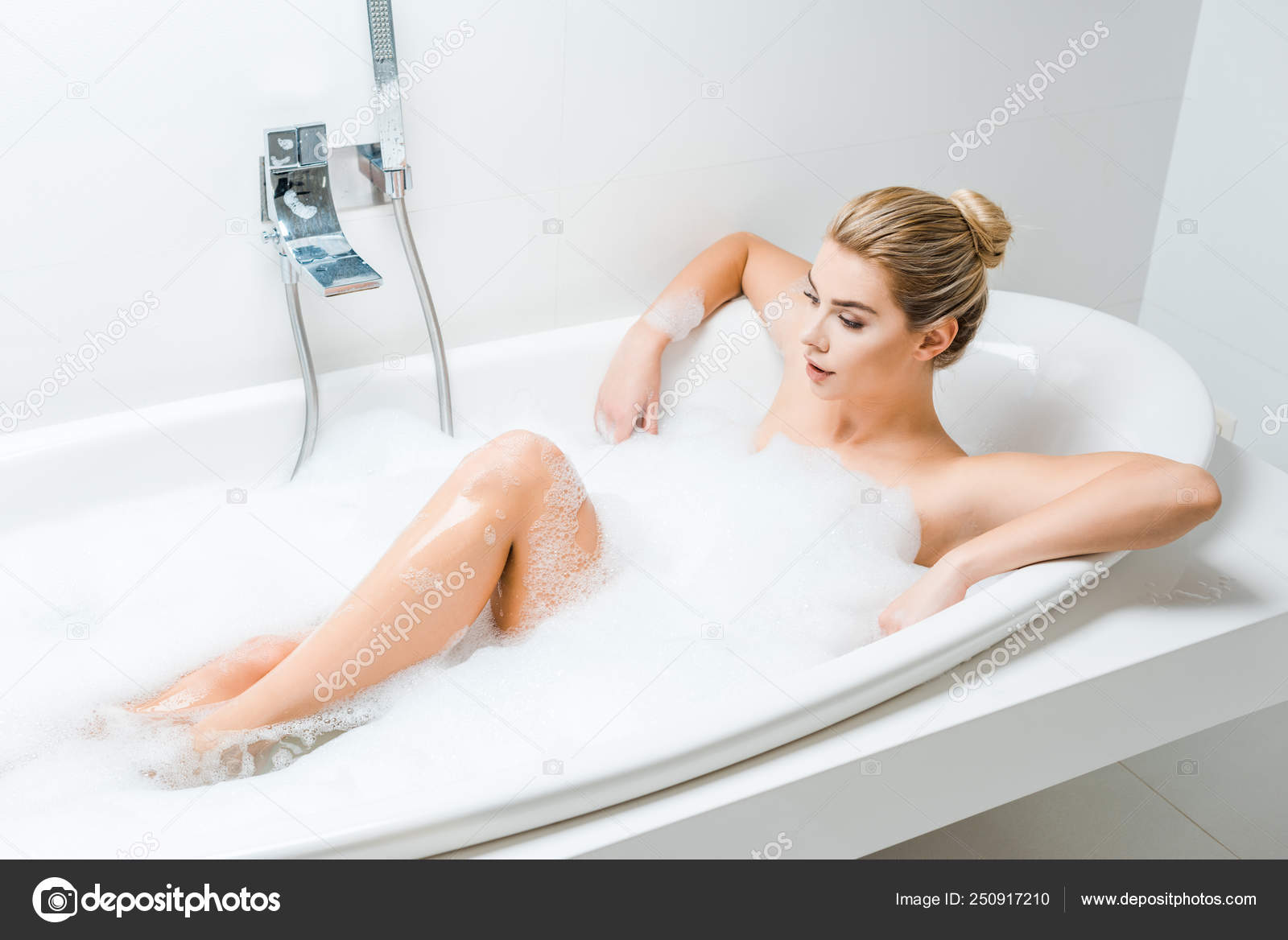 Как правильно мыть грудь женщины. Блондинки в ванной видео. Блондинки в ванной видео. Блондинки в ванной видео. Блондинки в ванной видео.