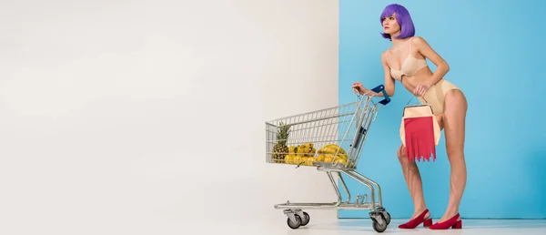 Panoramic Shot Girl Posing Shopping Cart Tropical Fruits Blue White — Stock Photo, Image