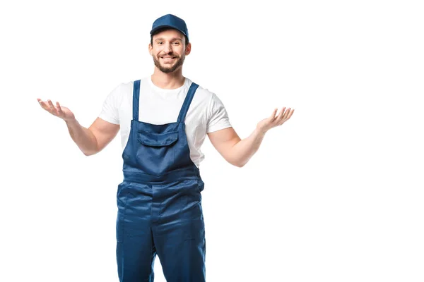 Beau Déménageur Souriant Uniforme Regardant Caméra Gesticulant Avec Les Mains — Photo