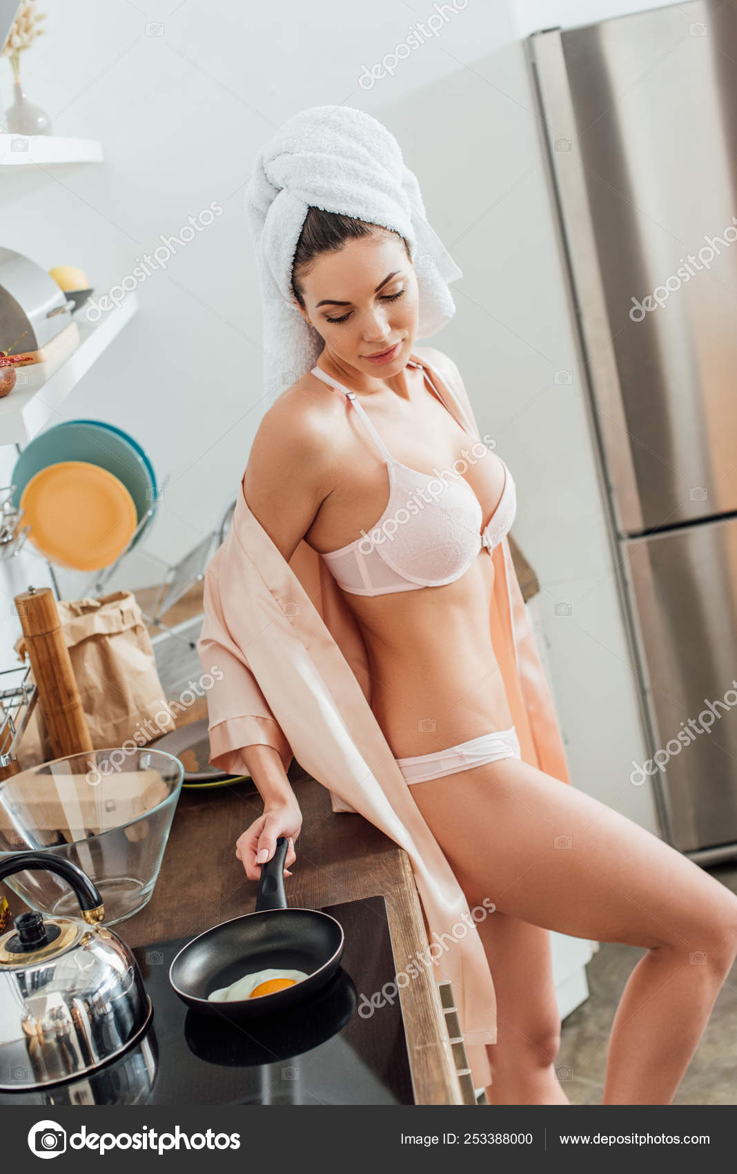 Porno Agata Priluchnaya Qiz lolipop soradi (video)