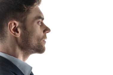 yakışıklı genç işadamı profili uzakta beyaz izole bakıyor