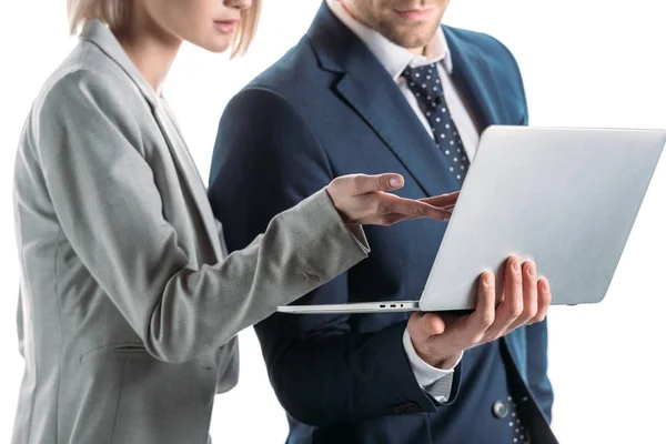 Gedeeltelijke Weergave Van Jonge Zakenpartners Met Laptop Geïsoleerd Wit — Stockfoto