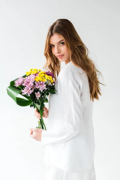 Attractive Girl Holding Bouquet Wildflowers White — Stock Photo, Image