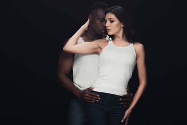 Afrikalı Amerikan adam güzel kadın siyah üzerinde izole