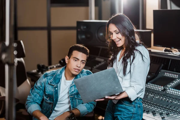 Beautiful Sound Producer Using Laptop Mixed Race Friend Recording Studio — Stock Photo, Image