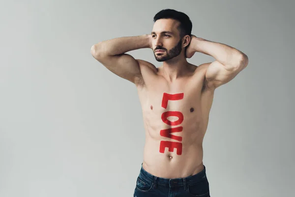 Shirtless Homem Sonhador Com Inscrição Corpo Posando Com Mãos Para — Fotografia de Stock