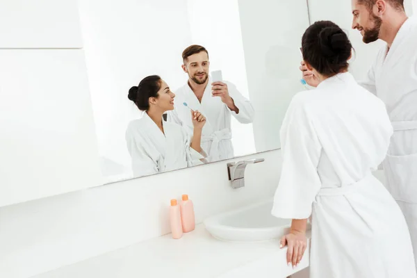 Selective Focus Cheerful Man Taking Photo Happy Woman Holding Toothbrush — Stock Photo, Image