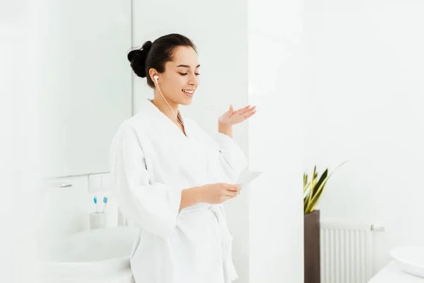 Cheerful Brunette Girl Listening Musing Earphones Bathroom — Stock Photo, Image