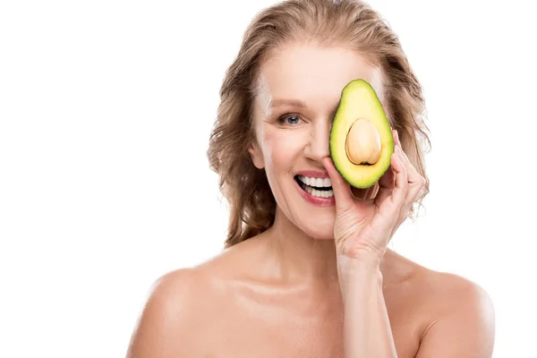 Felice Nuda Donna Mezza Età Posa Con Avocado Isolato Bianco — Foto Stock