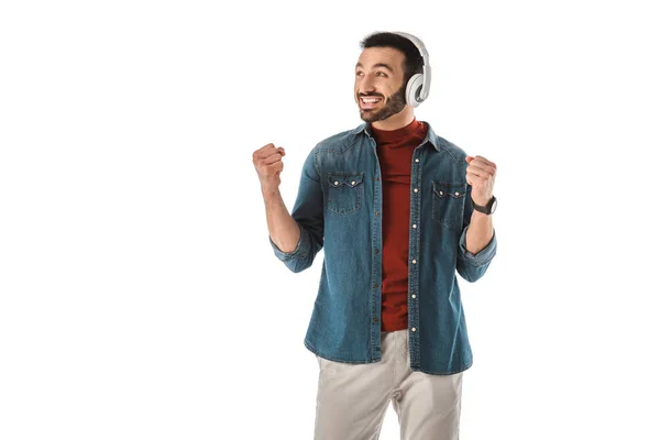 Hombre Barbudo Feliz Escuchando Música Auriculares Mostrando Gesto Aislado Blanco —  Fotos de Stock
