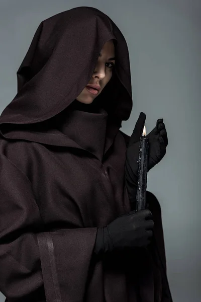 Mulher Traje Morte Segurando Vela Ardente Isolada Cinza — Fotografia de Stock