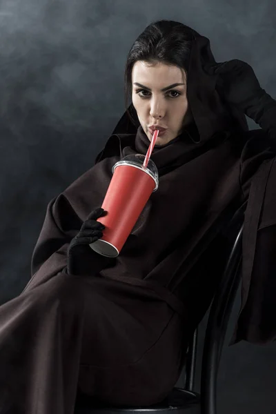 Woman Death Costume Sitting Chair Drinking Beverage Black — Stock Photo, Image