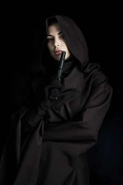 Bella Donna Costume Morte Con Pistola Isolata Nero — Foto Stock