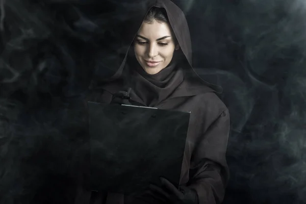 Woman Death Costume Holding Clipboard Black — Stock Photo, Image