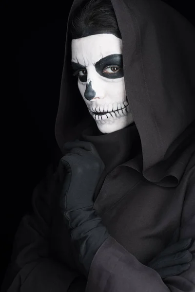 Femme Avec Maquillage Crâne Regardant Caméra Isolée Sur Noir — Photo
