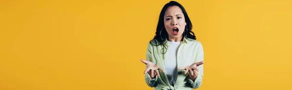 Aggressive Emotional Asian Woman Shouting Isolated Yellow — Stock Photo, Image