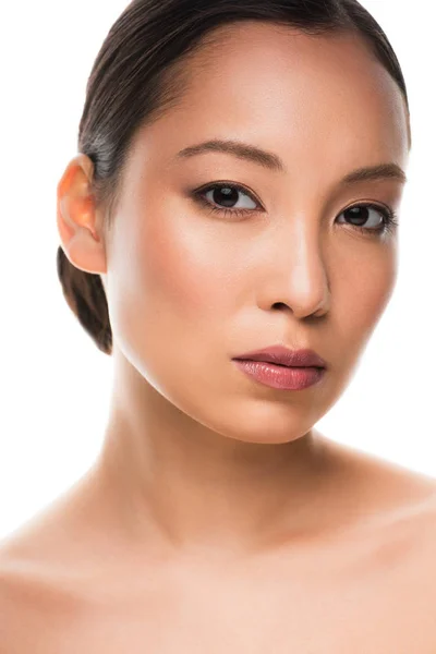 Brunette Asiatisk Pige Med Rent Ansigt Isoleret Hvid - Stock-foto