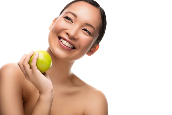 Sorridente Donna Asiatica Possesso Mela Verde Isolato Bianco — Foto Stock