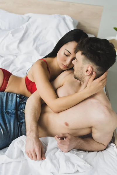 Overhead View Sexy Asian Woman Hugging Shirtless Handsome Boyfriend — Stock Photo, Image