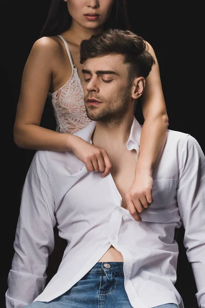 Bijgesneden Beeld Van Vrouw Witte Lingerie Uitkleden Knap Vriendje Geïsoleerd — Stockfoto