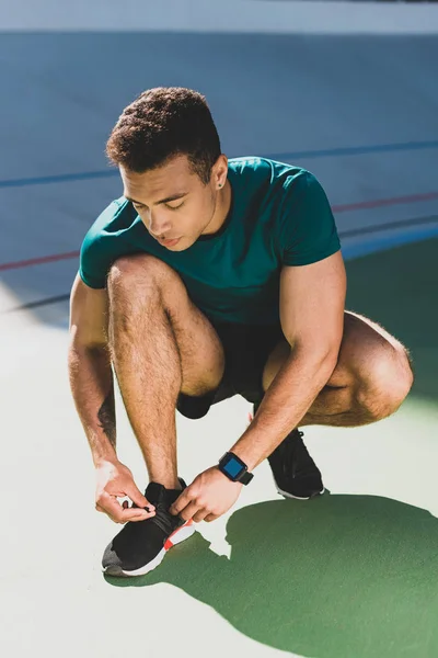 Full Length View Sportsman Lacing Sneakers Stadium — Stock Photo, Image