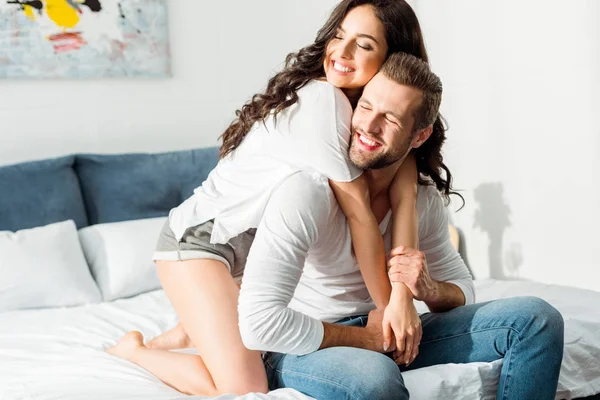 Happy Smiling Couple Hugging Bed Morning — Stock Photo, Image