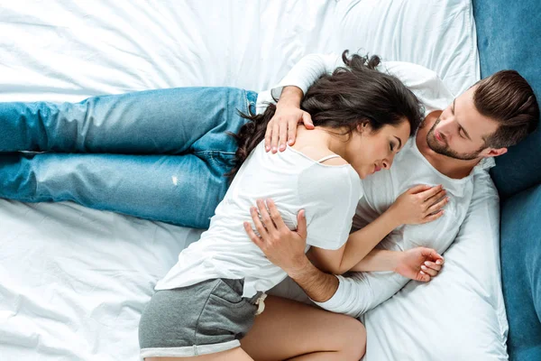 Top View Girlfriend Sleeping Gentle Boyfriend Bed — Stock Photo, Image