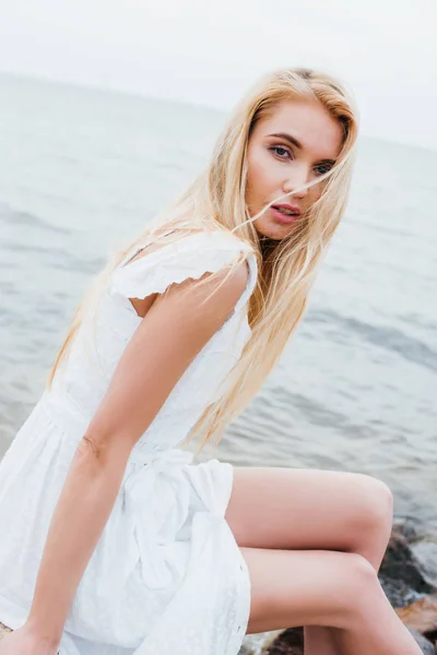 Attractive Blonde Young Woman White Dress Looking Camera — Stock Photo, Image