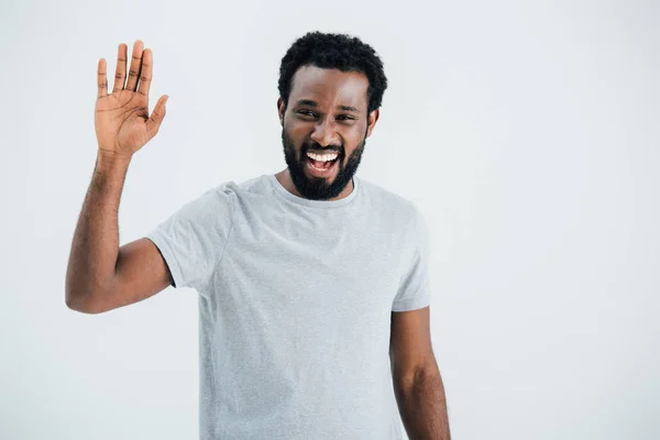 Homem Americano Africano Alegre Cinza Shirt Acenando Isolado Cinza — Fotografia de Stock