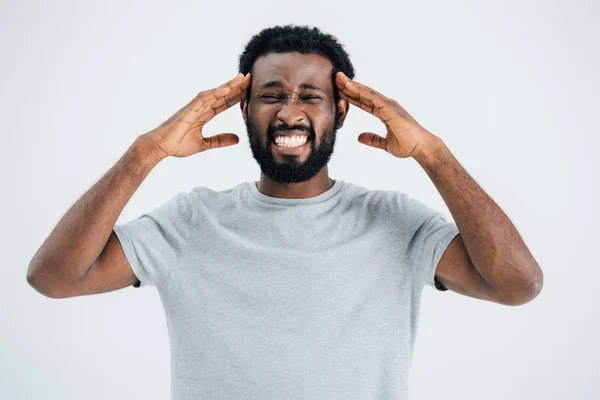 Kranker Afrikanisch Amerikanischer Mann Mit Kopfschmerzen Isoliert Auf Grau — Stockfoto