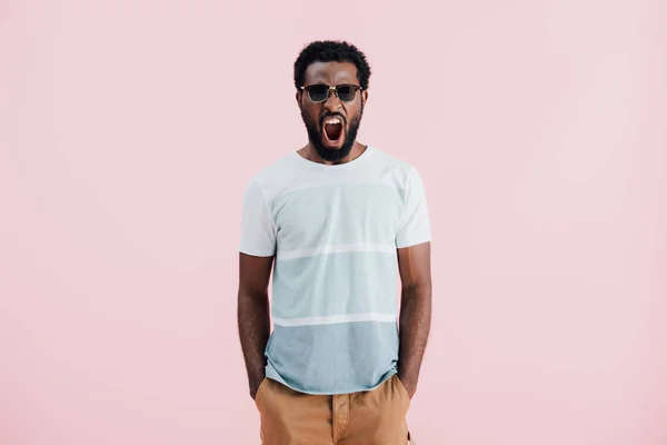 Aggressive African American Man Sunglasses Screaming Isolated Pink — Stock Photo, Image