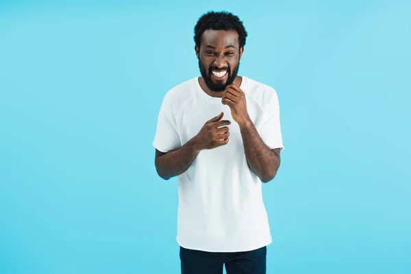 Feliz Afro Americano Homem Rindo Isolado Azul — Fotografia de Stock