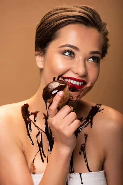 Happy Naked Woman Red Lips Chocolate Spills Skin Holding Muffin — Stock Photo, Image