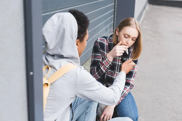 African American Boy Lighting Cigarette Blonde Pretty Teen — Stock Photo, Image